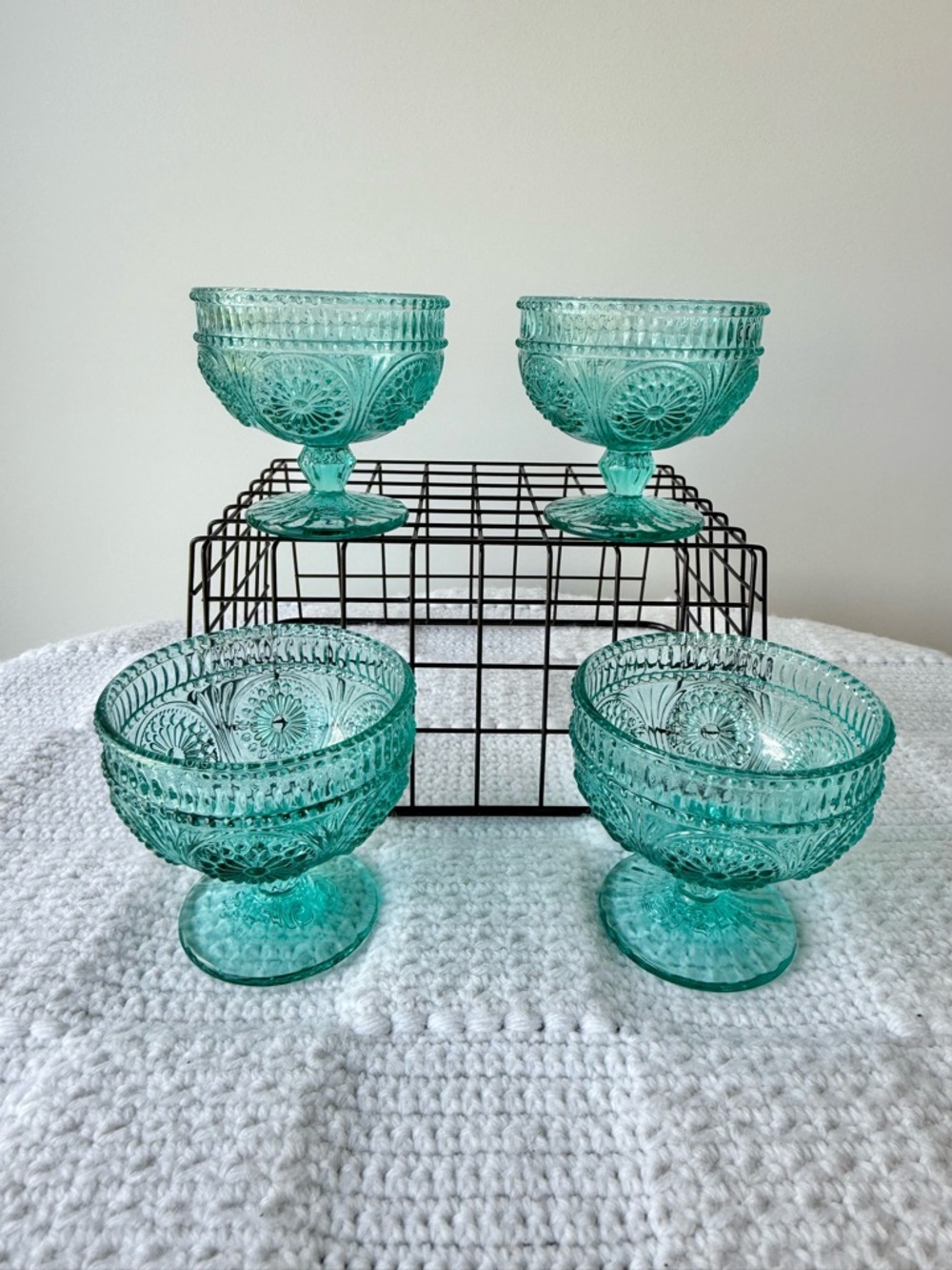 The Pioneer Woman Adeline 10-ounce turquoise glass sundae ice cream dessert cups